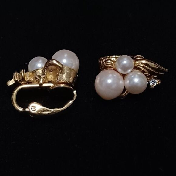 Vintage 8-Strand Faux Pearl Necklace, 16", with Two Earring Sets - Picture 2 of 7